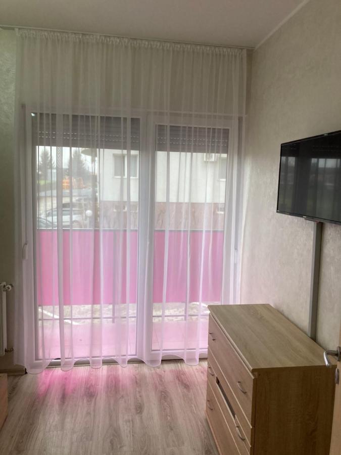 Bhoeme Apartament Орадя Екстер'єр фото